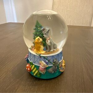 Disney Lady & The Tramp Dog Christmas Tree Deck Halls Musical Snow Globe‎ READ